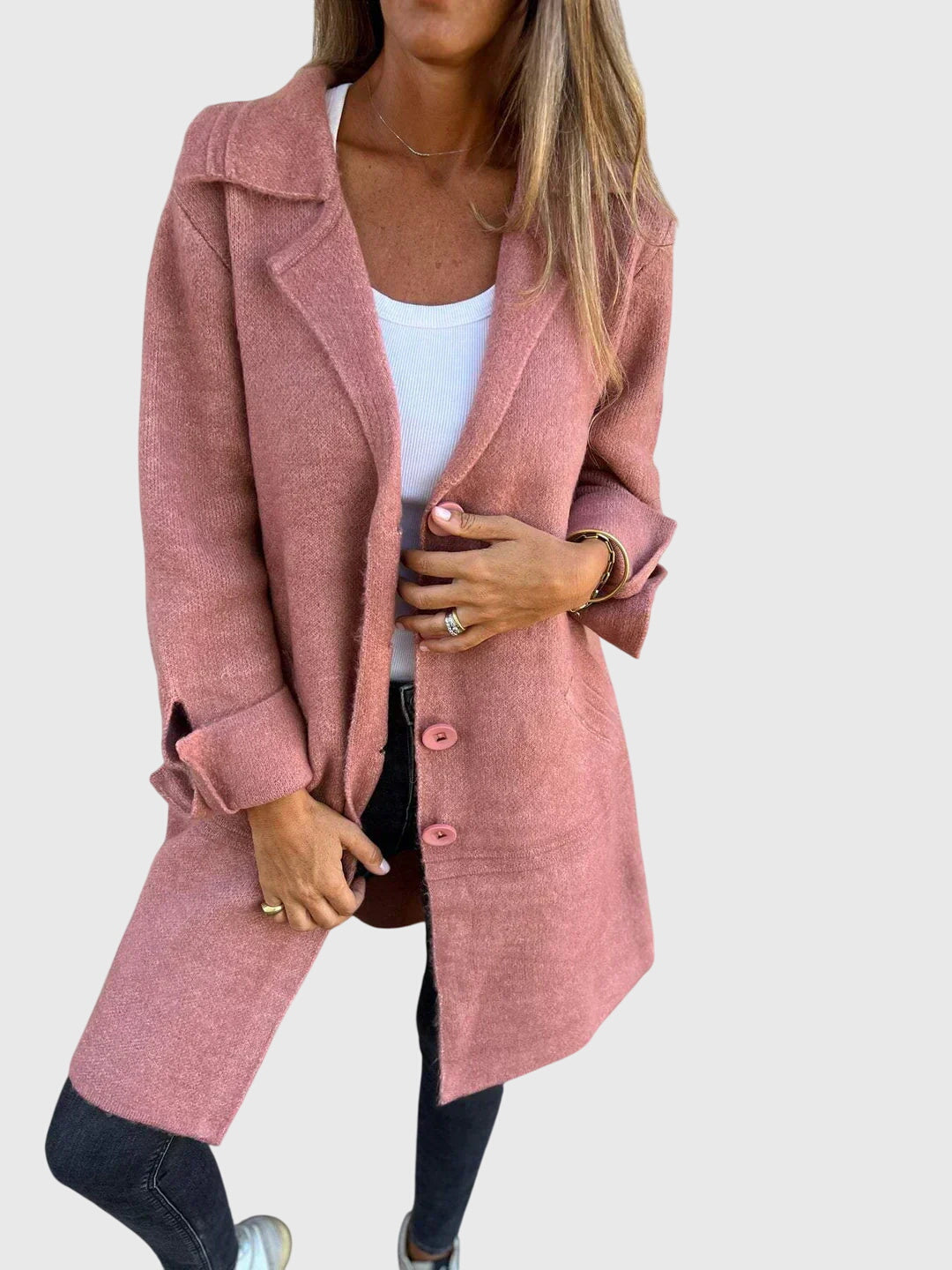 Blazer dam med knappar — tidlös och figurnära kavaj