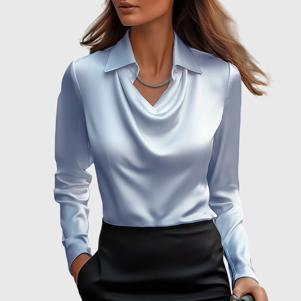 Blus dam, elegant — veckad halsringning med glansig yta