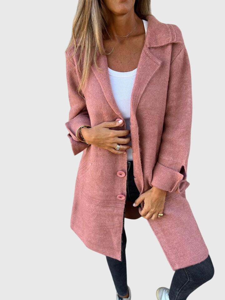 Blazer dam med knappar — tidlös och figurnära kavaj