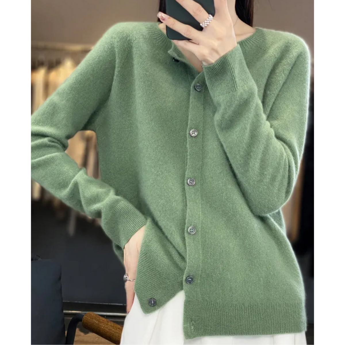Kofta dam, rundhals — långärmad knäppt cardigan