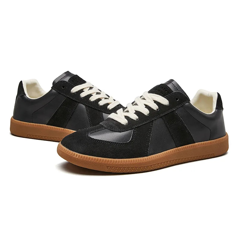 Snörade sneakers herr — halkfria och bekväma vardagsskor