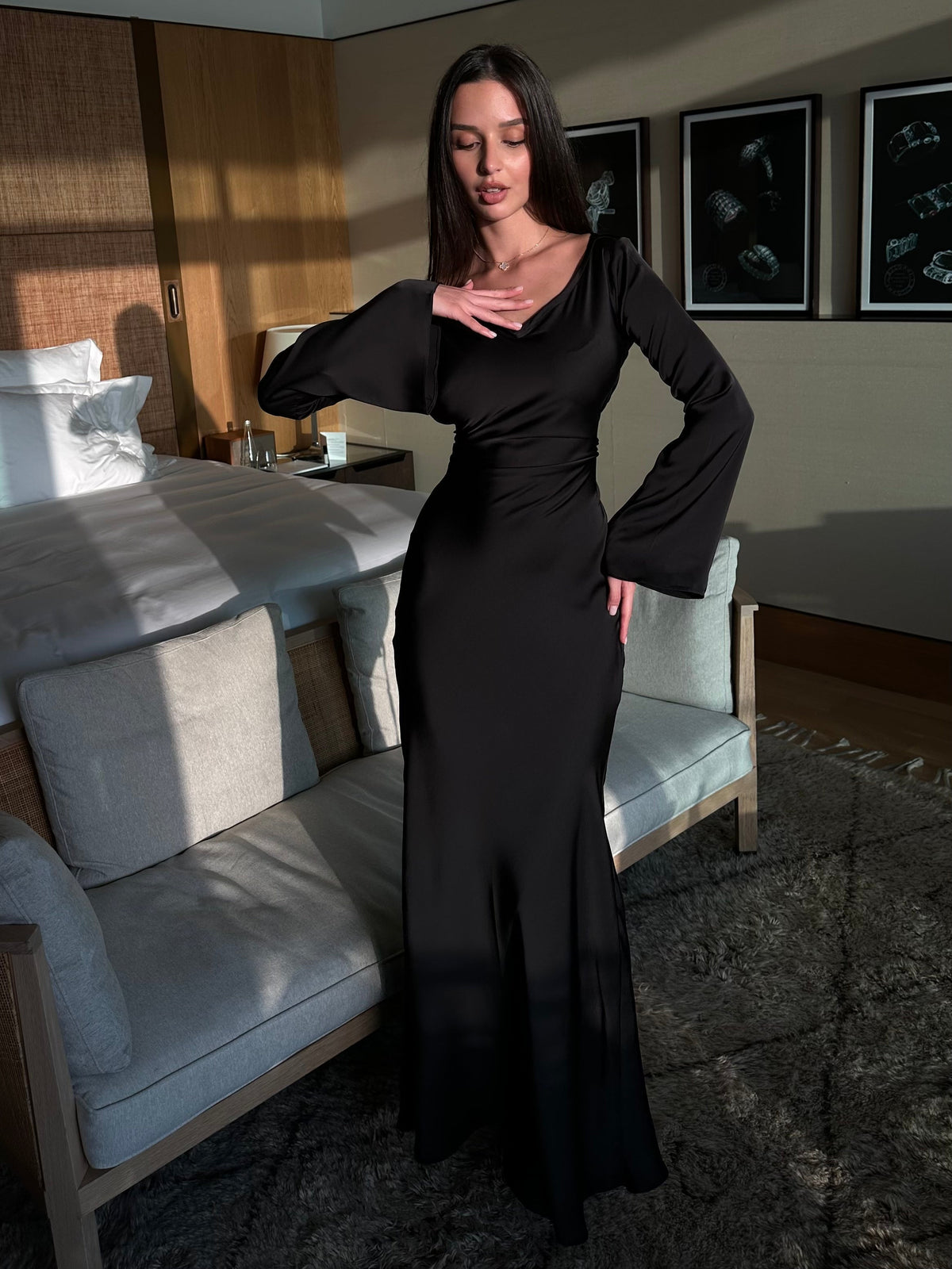 Maxiklänning dam, satin — långärmad elegant och flödande
