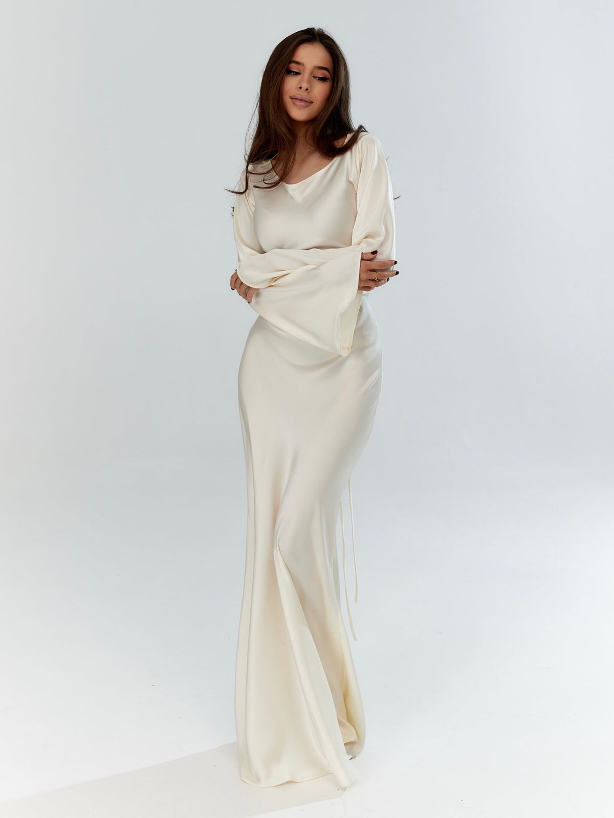 Maxiklänning dam, satin — långärmad elegant och flödande
