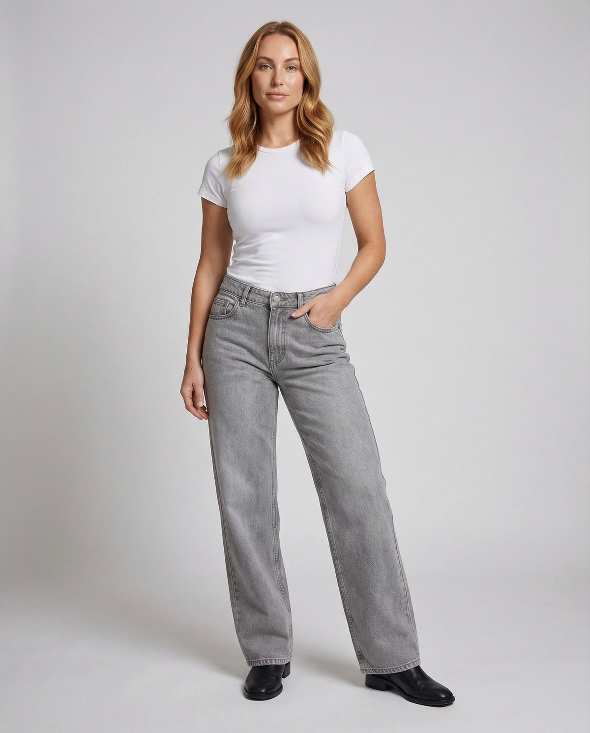 Raka jeans dam med låg midja — vida ben, avslappnad passform