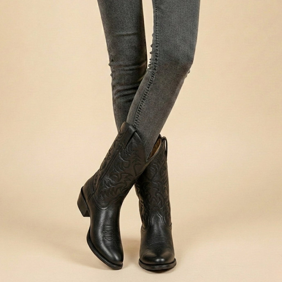 Cowboyboots dam — westernstövlar med brodyr och blockklack