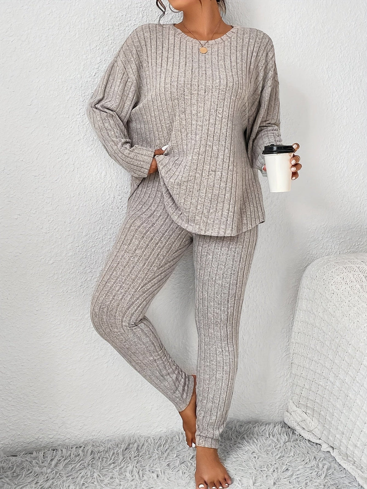 Loungeset dam, ribbat — topp och byxa