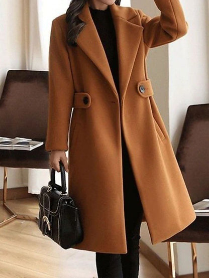 Varm vinterkappa dam med skärp — elegant ullkappa