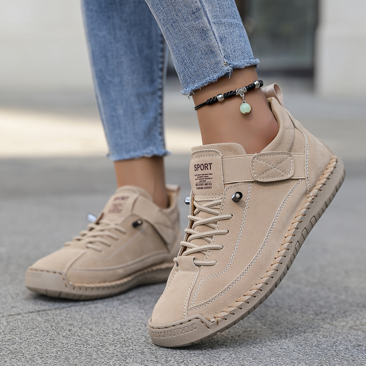 Slip-on sneakers dam — med kardborreband och dämpad sula, bekväma