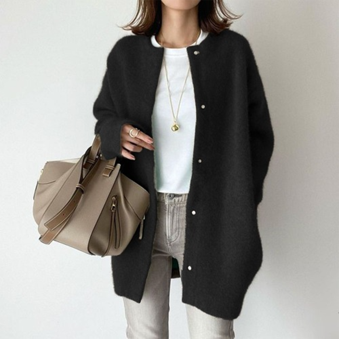 Stickad kofta dam — elegant och ledig cardigan i akryl