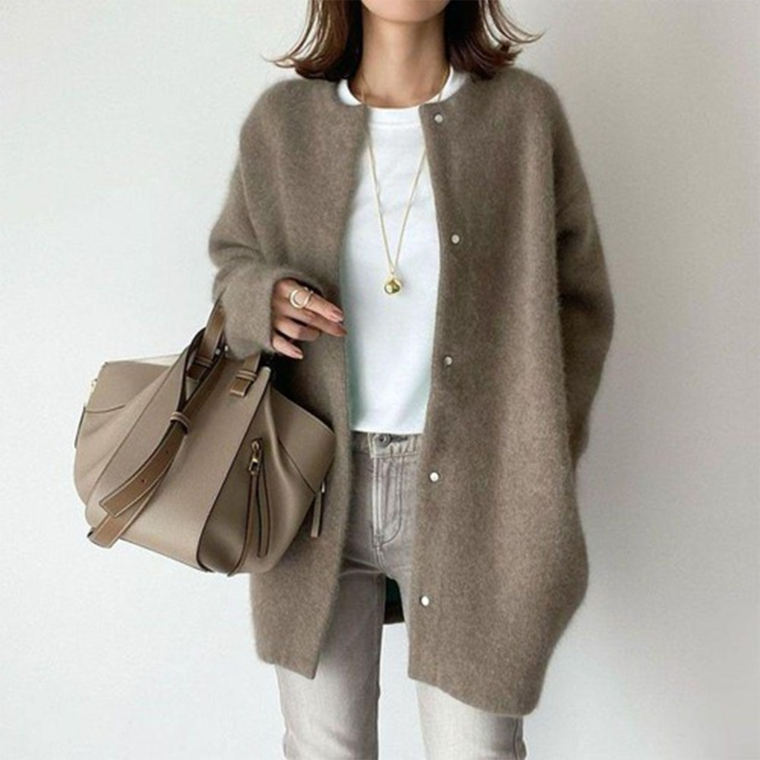 Stickad kofta dam — elegant och ledig cardigan i akryl