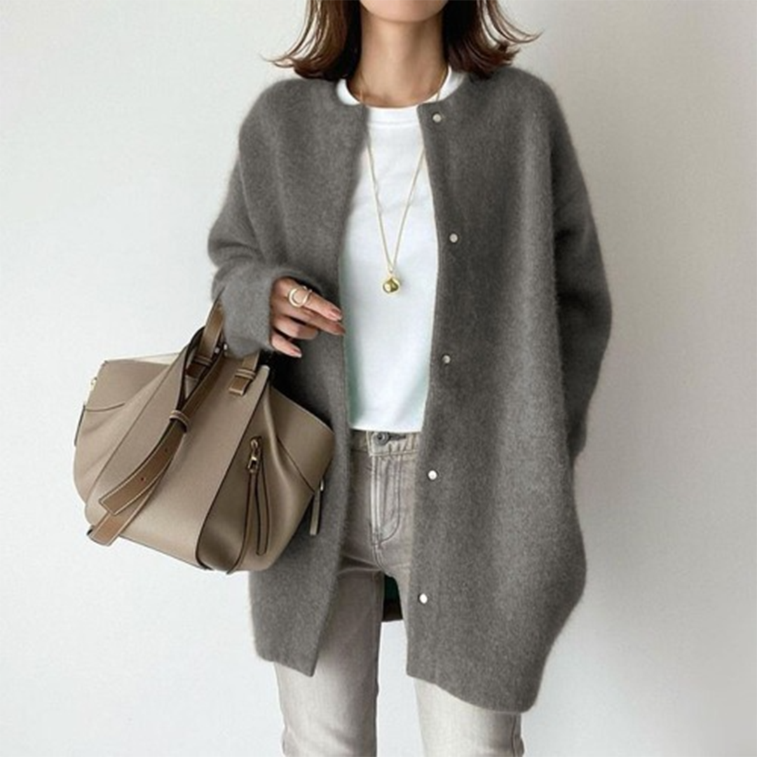 Stickad kofta dam — elegant och ledig cardigan i akryl