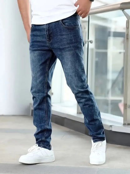 Jeans herr — rak passform med fickor i klassisk denim