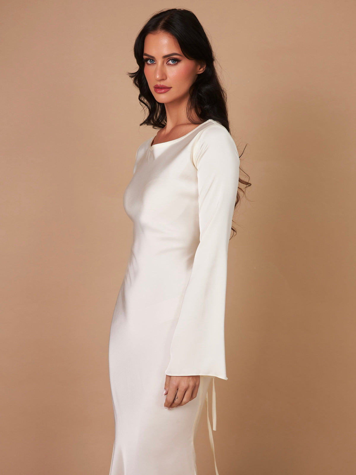 Maxiklänning dam, satin — långärmad elegant och flödande