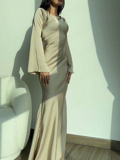 Maxiklänning dam, satin — långärmad elegant och flödande