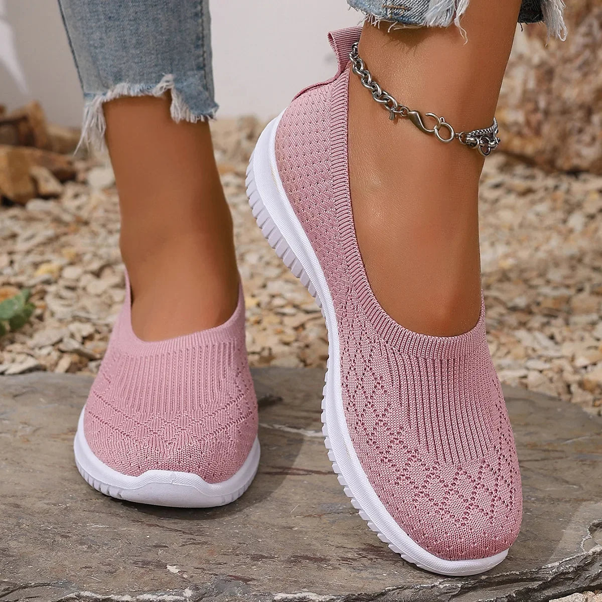 Slip-on skor dam — stickad textil med rund tå och flexibel såla
