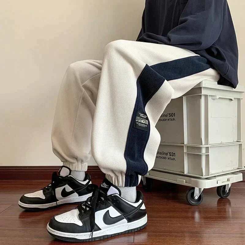 Joggingbyxor herr — streetwear mjukisbyxor med patchdesign