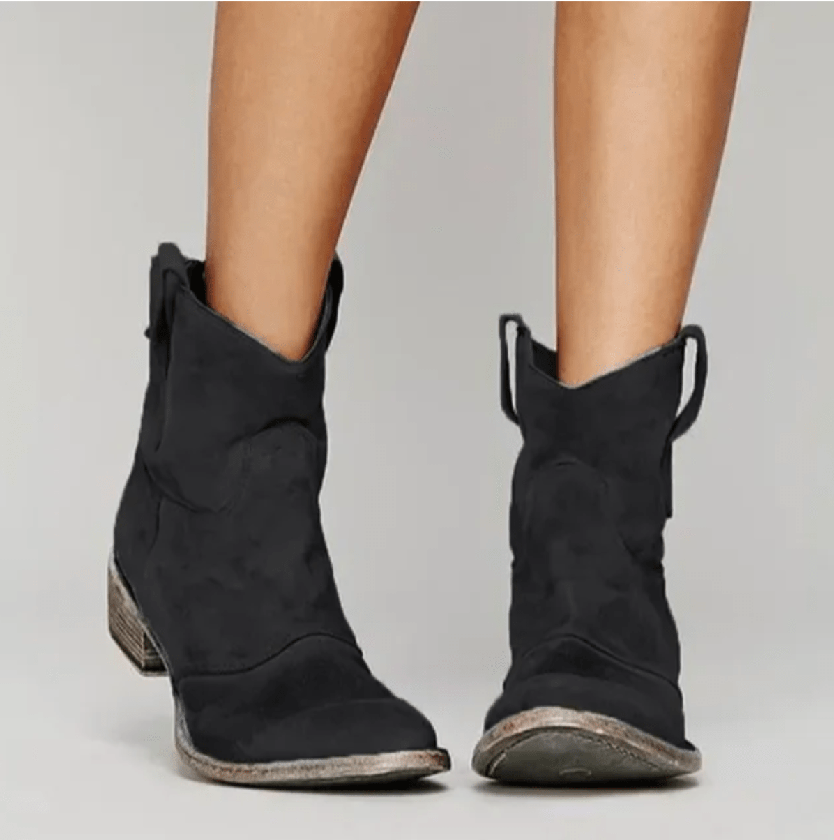 Ankelboots dam i läderimitation — stilrena stövletter