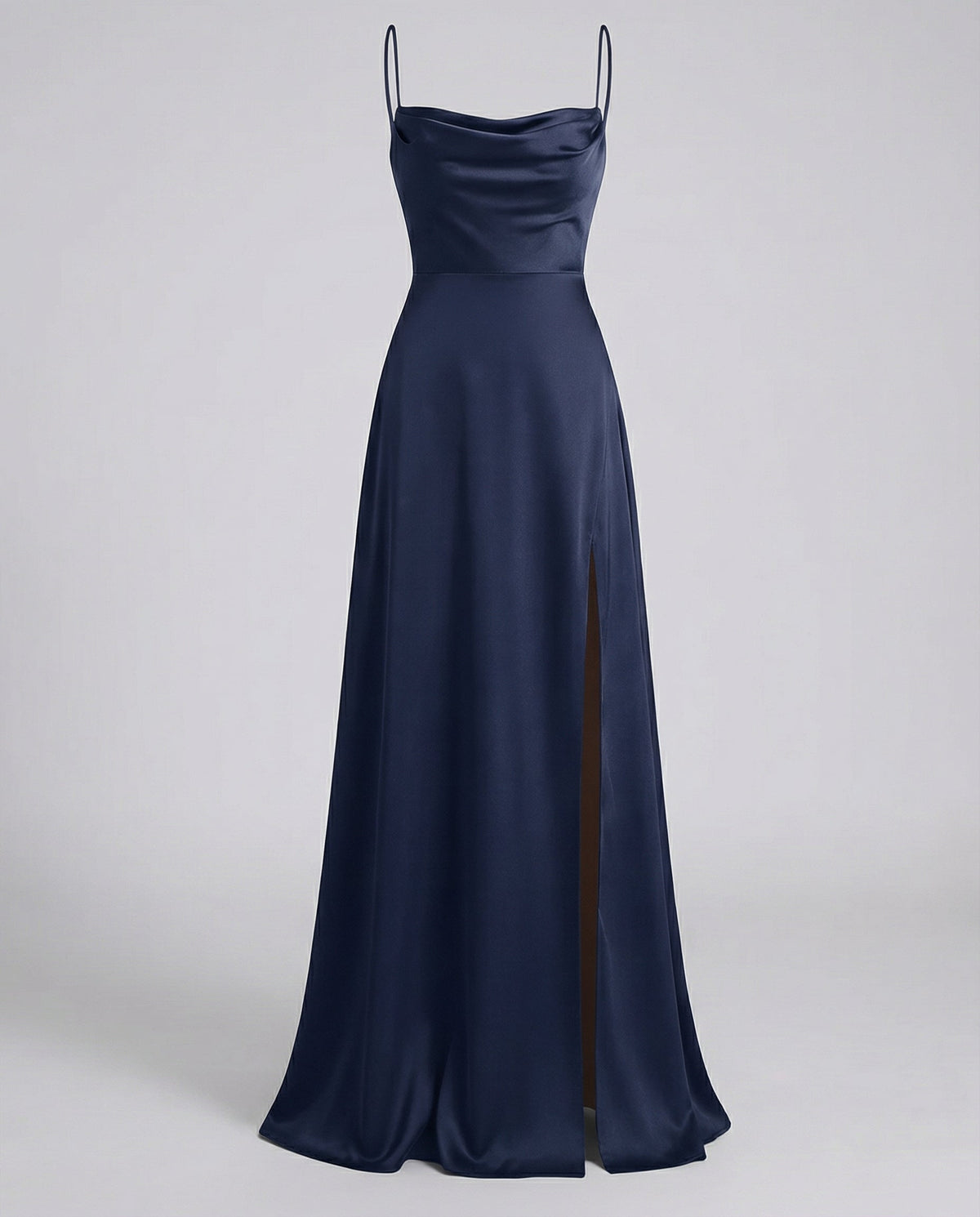 Maxiklänning dam, satin — draperad halsringning med elegant benslits