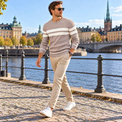 Stickad tröja herr, randig — regular fit för vardagen