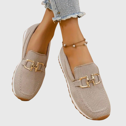Loafers dam — i läderimitation med metallspänne, bekväma slip-on