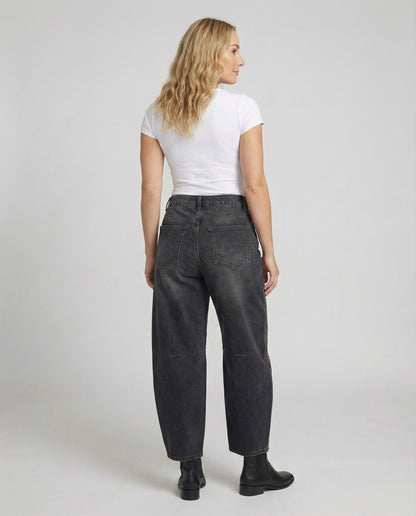 Jeans dam, barrel — mid-rise utsvängda med modern siluett