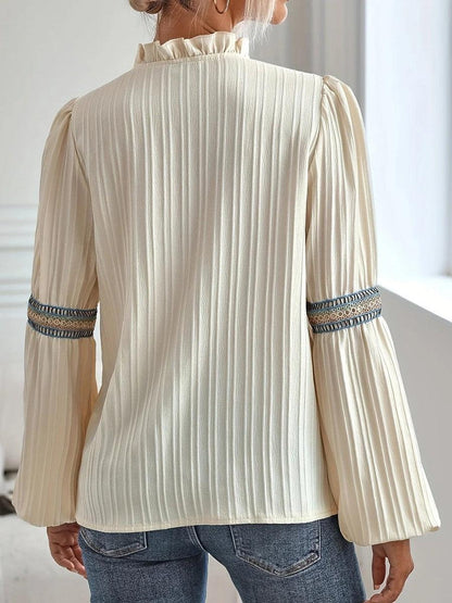 Topp dam, vintage — elegant och feminin i vitt viskos
