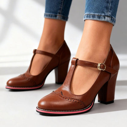 Pumps dam — retro brogue med t-rem och blockklack