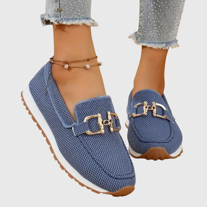 Loafers dam — i läderimitation med metallspänne, bekväma slip-on