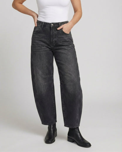 Jeans dam, barrel — mid-rise utsvängda med modern siluett